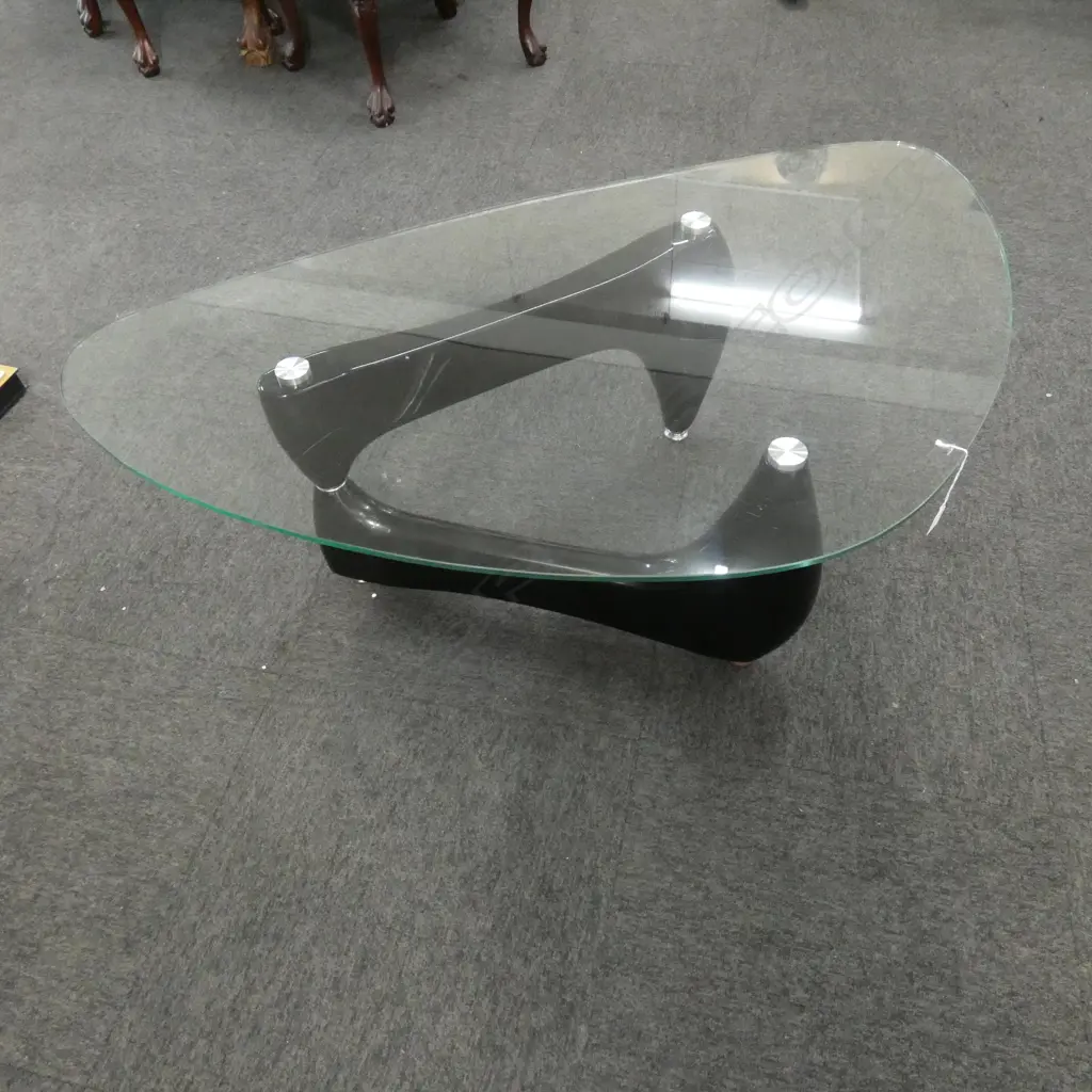 GLASS TOP COFFEE TABLE Image 1++