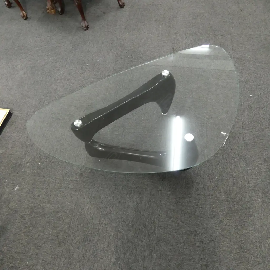 GLASS TOP COFFEE TABLE Image 1++