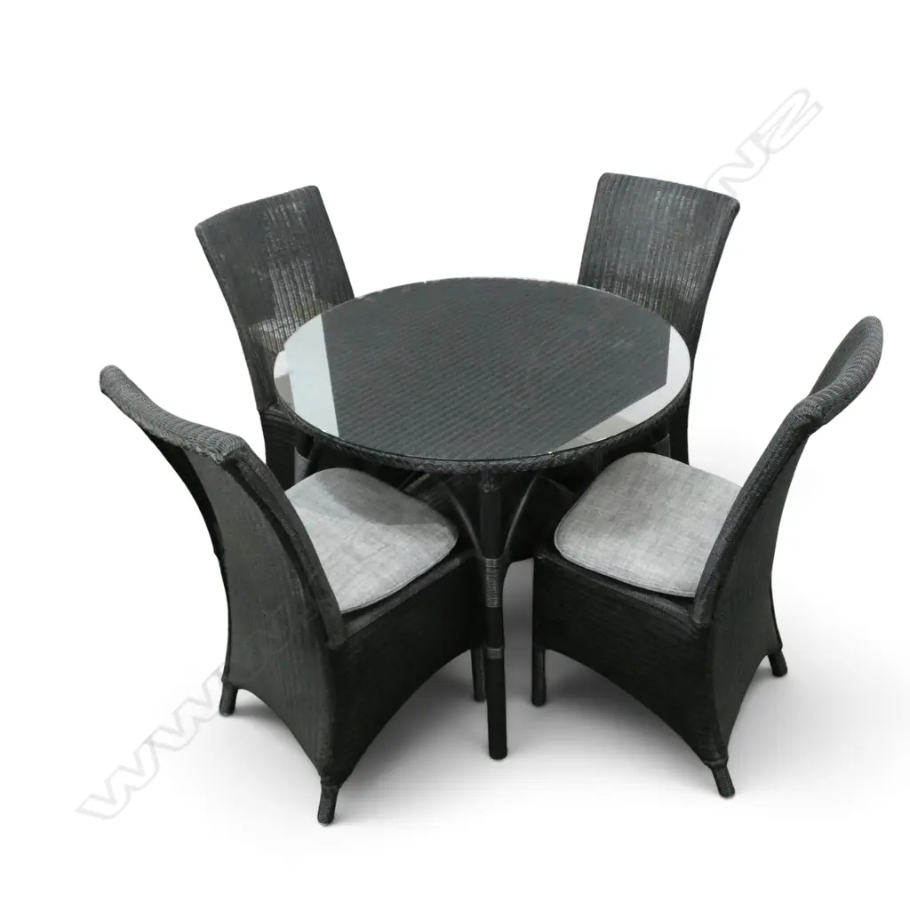 LUSTY'S LLOYD LOOM 4 SEATER OUTDOOR SETTING labels attached, table Dia.920 H.750mm Image 1++