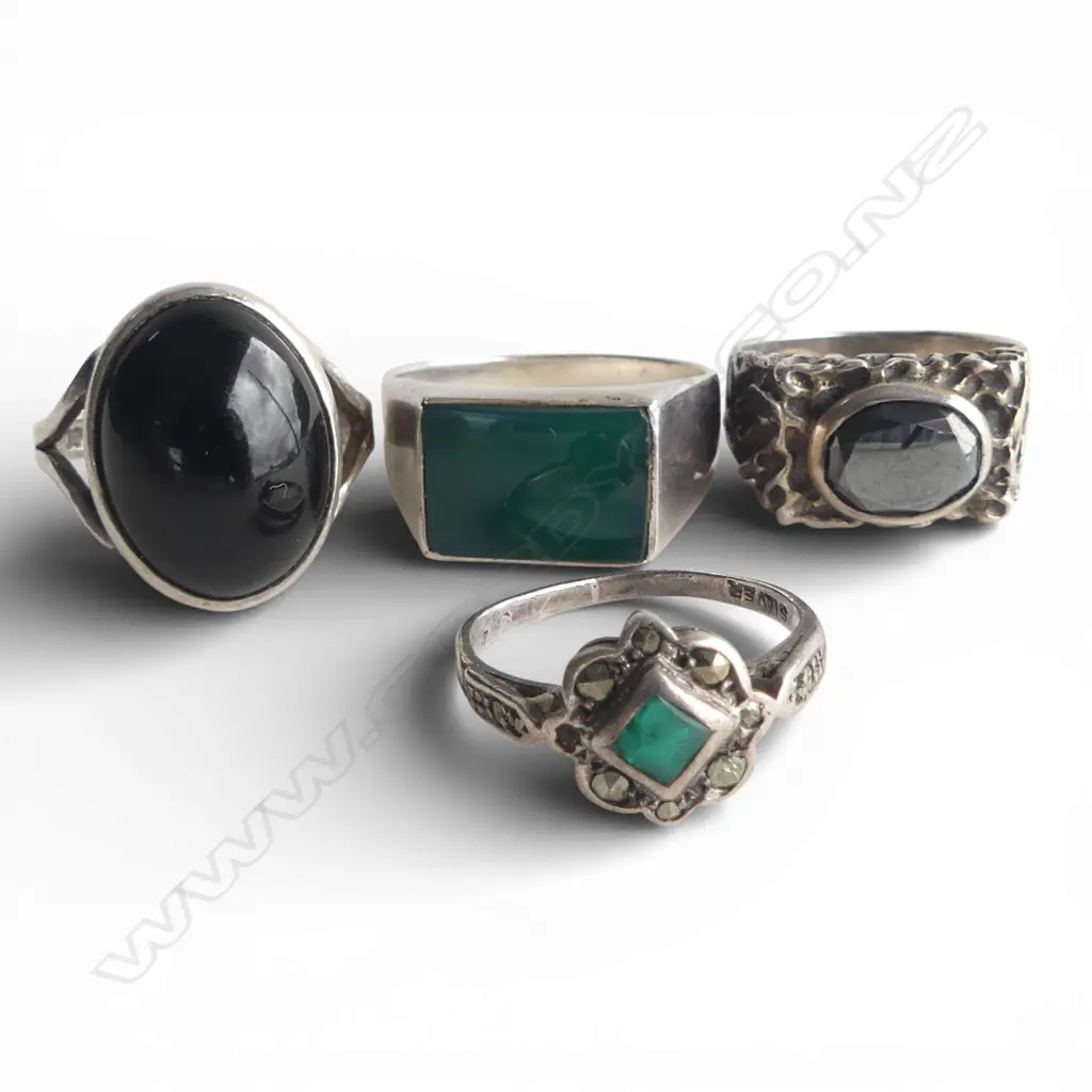 4 SILVER & GEM SET RINGS Image 1++