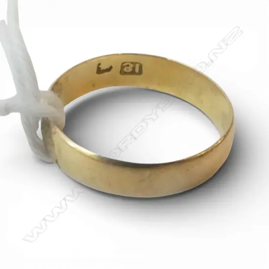 COLONIAL 18ct GOLD BAND RING size K 1.92gms