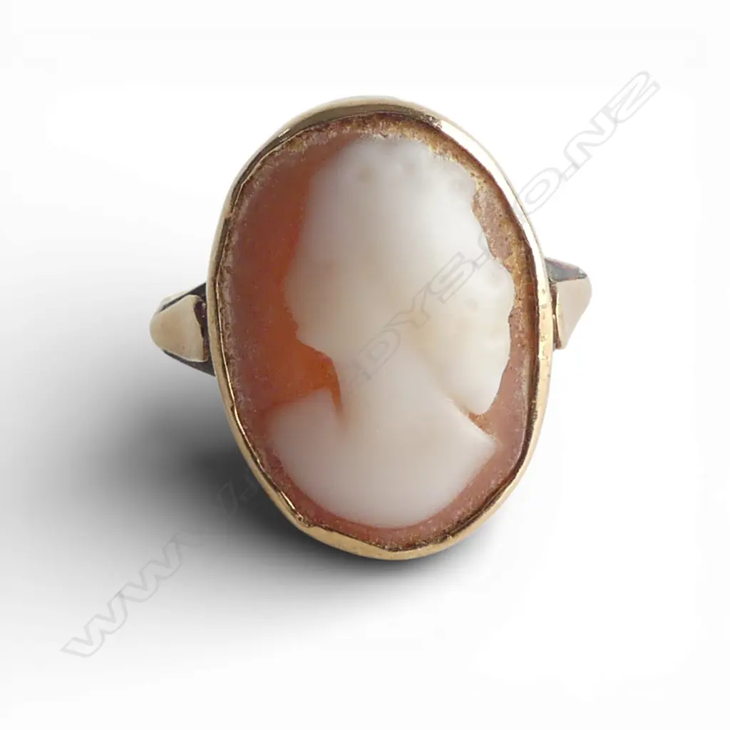 ANTIQUE 9ct GOLD CAMEO RING 2.76gms SIZE J Image 1++
