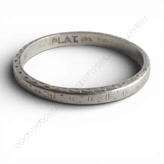 PLATINUM WEDDER, 2.8gms SIZE P