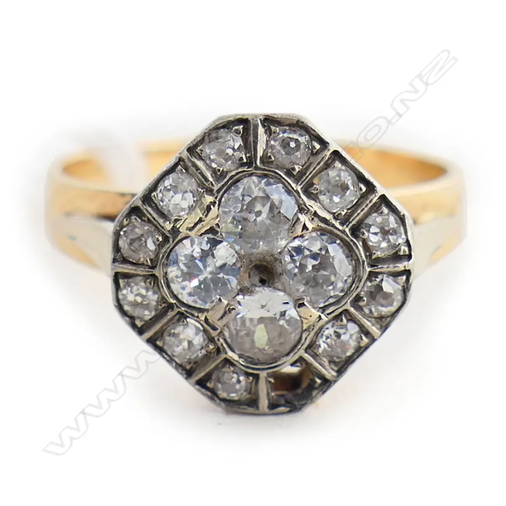 9ct GOLD & DIAMOND CLUSTER RING 3gms Note: 2 diamonds missing SIZE P Image 1++