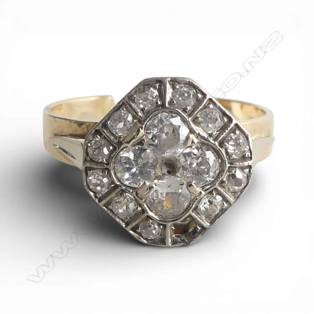 9ct GOLD & DIAMOND CLUSTER RING 3gms Note: 2 diamonds missing SIZE P Image 1++