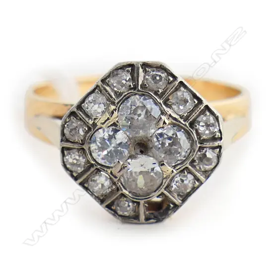 9ct GOLD & DIAMOND CLUSTER RING 3gms Note: 2 diamonds missing SIZE P