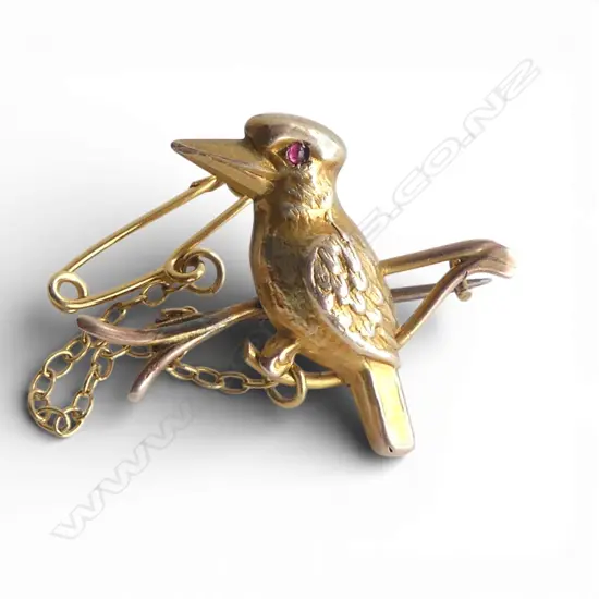 AUSTRALIAN VINTAGE 9ct GOLD KOOKABURRA BROOCH 2.26gms garnet eye