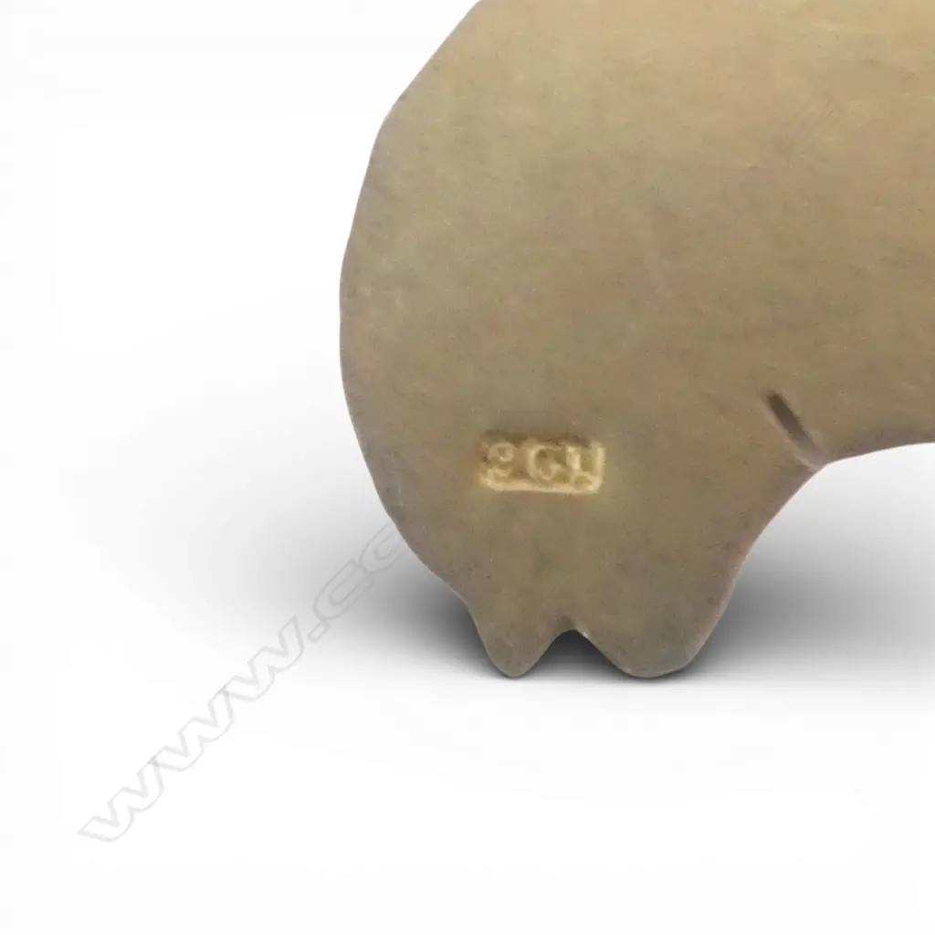 VINTAGE 9ct GOLD AUSTRALIAN SHAPED PENDANT on 9ct CHAIN rope twist minor twist. 5.5gms Image 1++