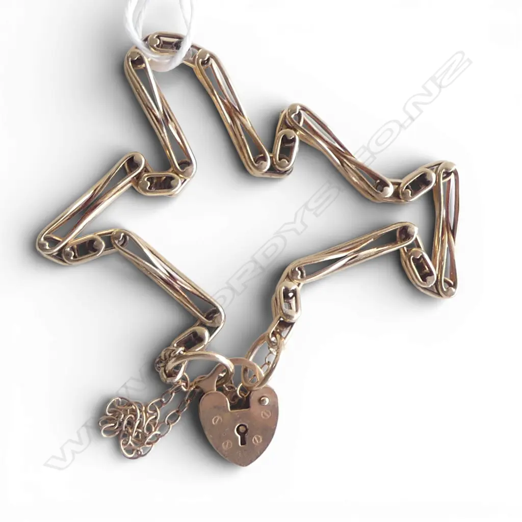 9ct YELLOW GOLD GATE LINK BRACELET w heart padlock clasp 9.65gms Image 1++