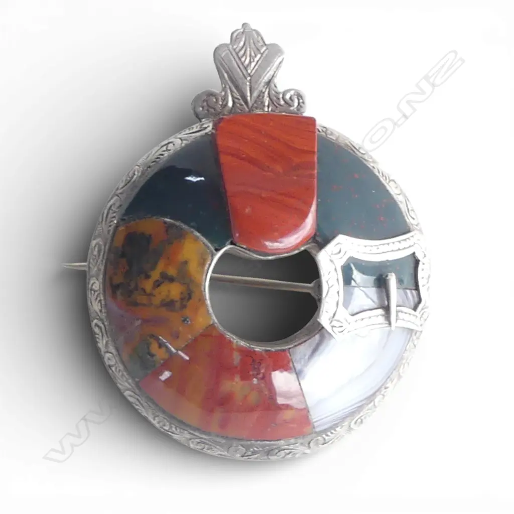 c1900 SILVER & PANELLED AGATE SCOTTISH BROOCH circular belt & buckle form Image 1++