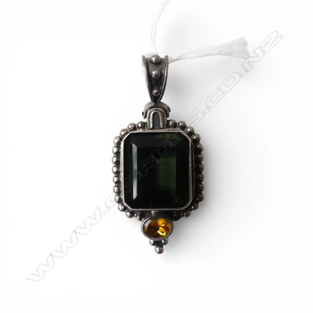 STG SILVER GEM SET PENDANT Image 1++