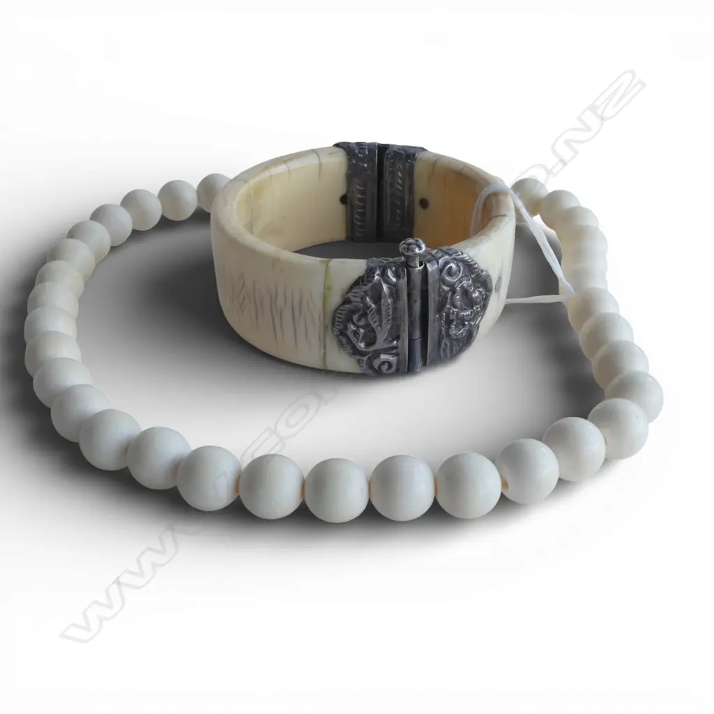 IVORY BEAD NECKLACE + BANGLE Image 1++