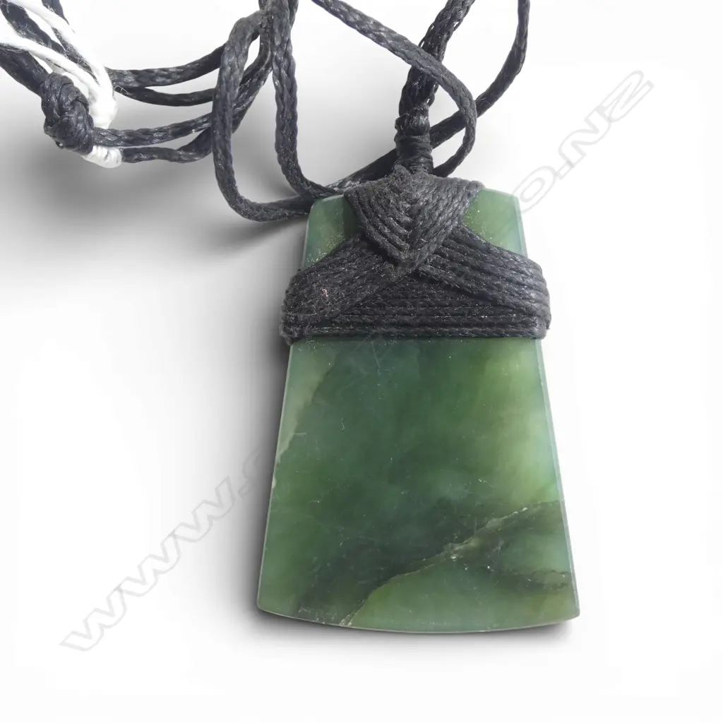GREENSTONE PENDANT NECKLACE (40x30mm) Image 1++