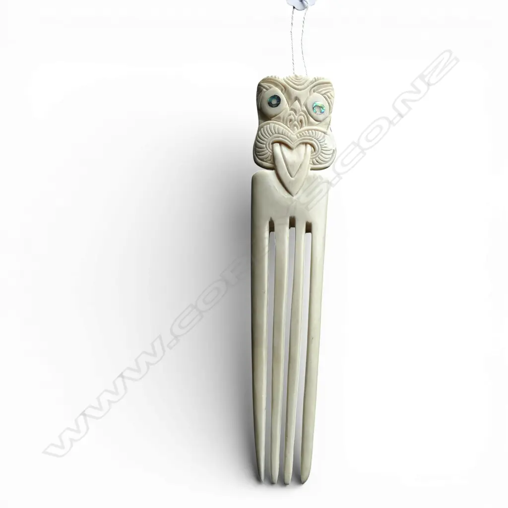 CARVED BONE HERU ORNAMENTAL HAIR COMB Image 1++