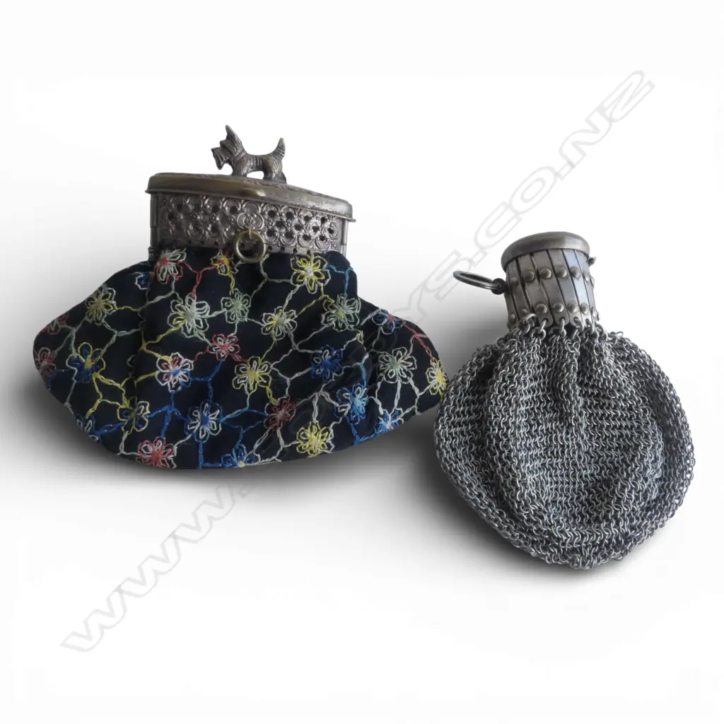 2 VINTAGE COIN PURSES Image 1++