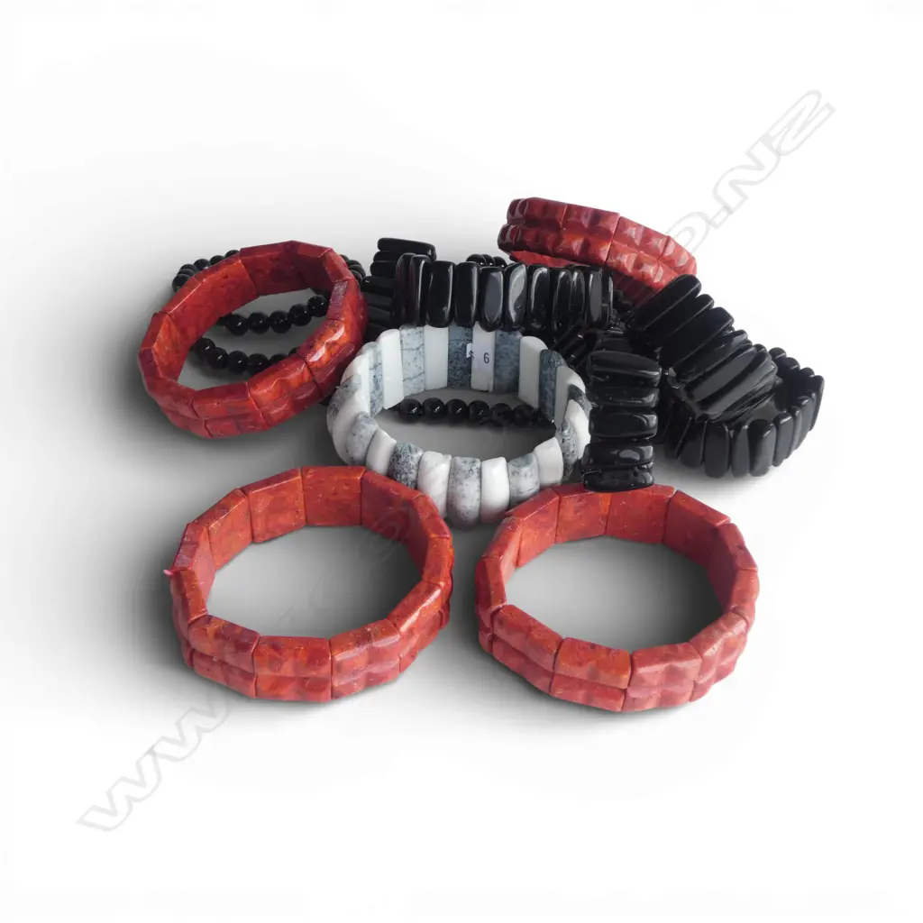 QUANTITY BLK ONYX & CORAL BRACELETS, ELASTICISED, new old stock Image 1++