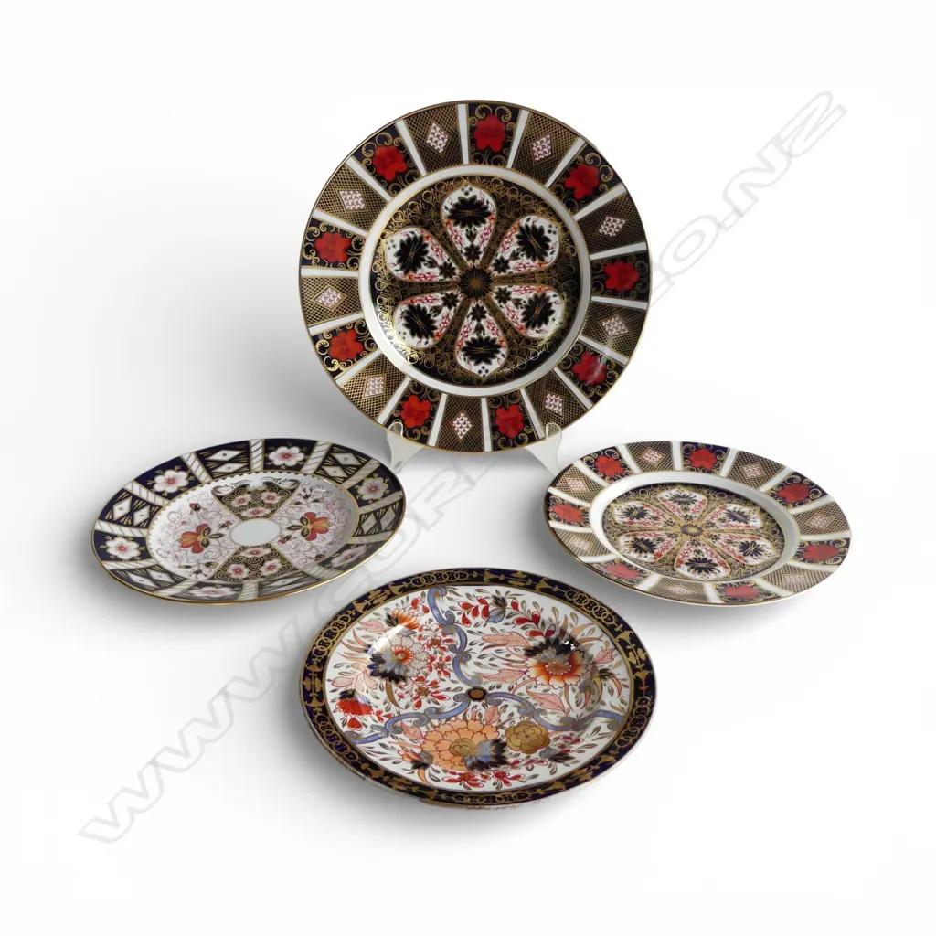 4 ROYAL CROWN DERBY PLATES; 270 - 200mm dia Image 1++