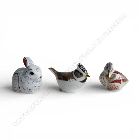 3 ROYAL CROWN DERBY COLLECTORS GUILD PAPER WEIGHTS; DUCKLING, CRESTED TIT, BUNNY L.70mm 