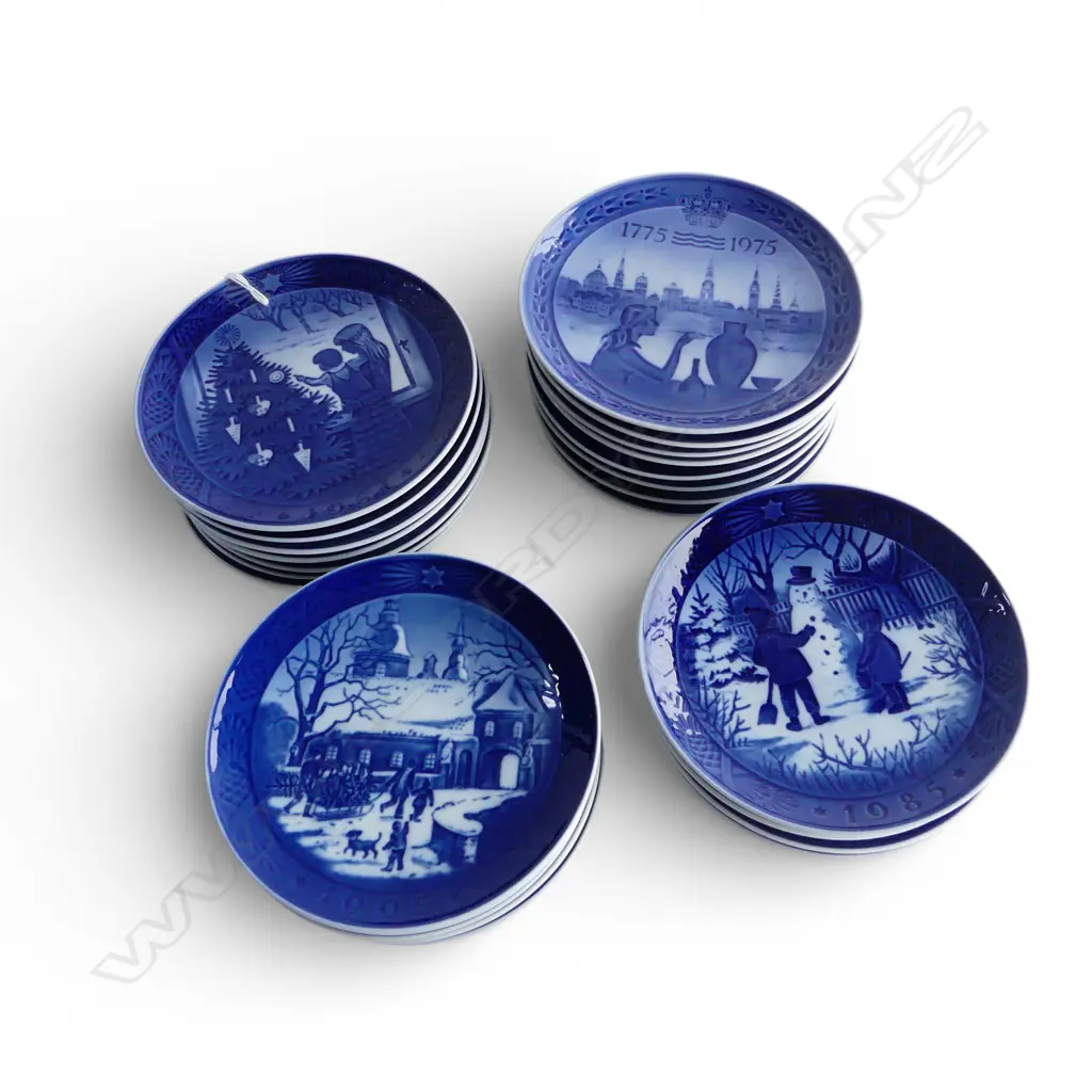 21 ROYAL COPENHAGEN CHRISTMAS PLATES 185mm dia + 4 COMMEMORATIVE Image 1++
