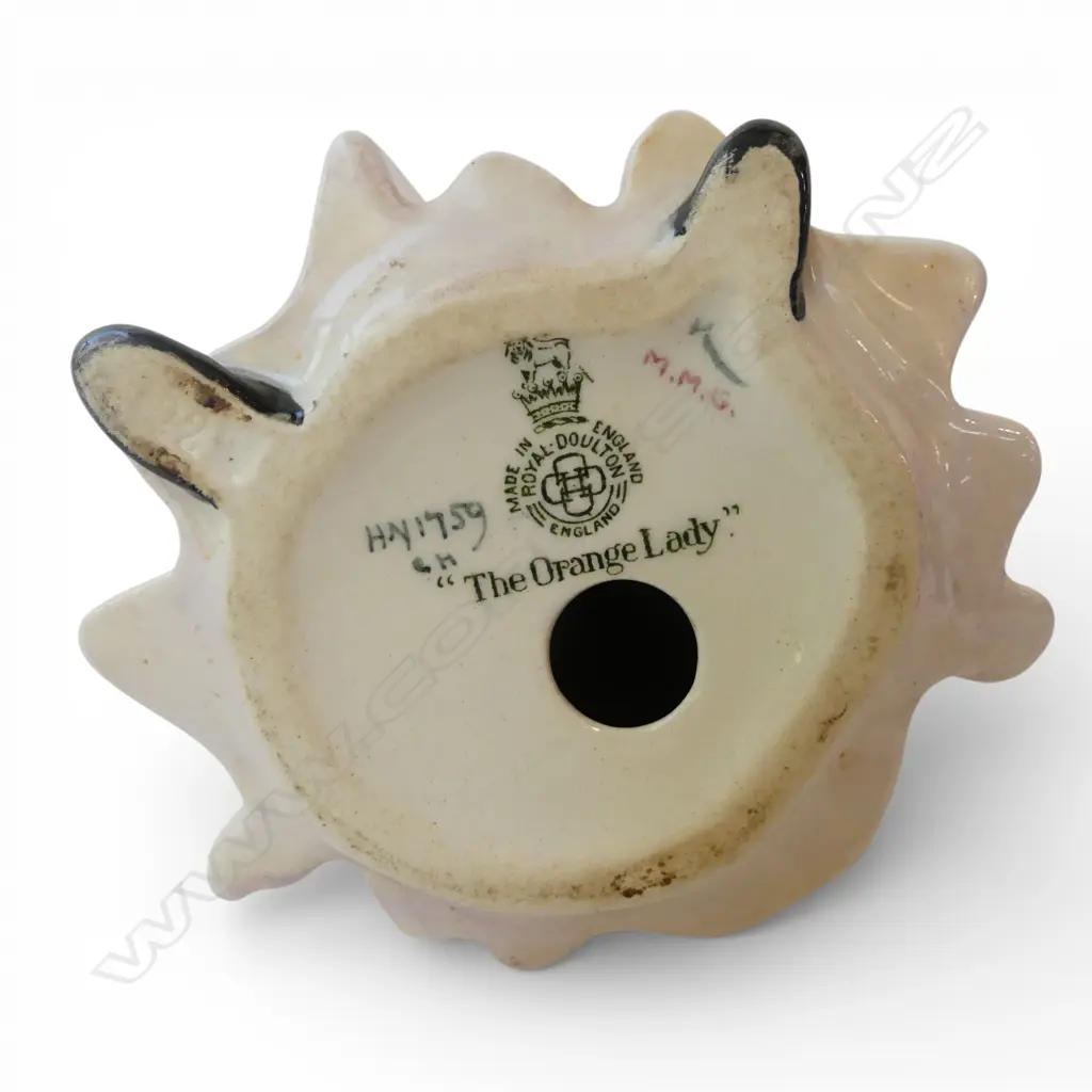 EARLY ROYAL DOULTON FIGURE 'THE ORANGE LADY' HN1759 H.210mm Image 1++