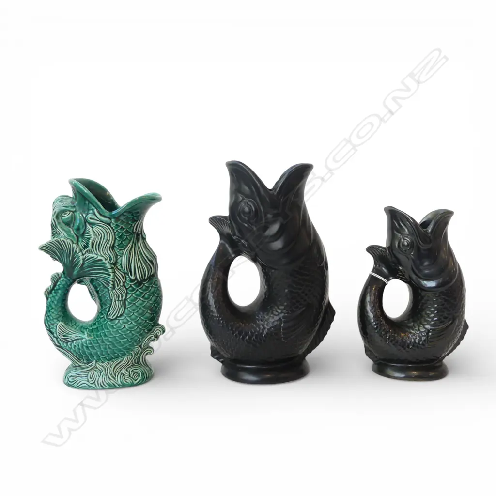 3 FISH VASES (2 DEVON, 1 WEDGWOOD H.220mm) Image 1++