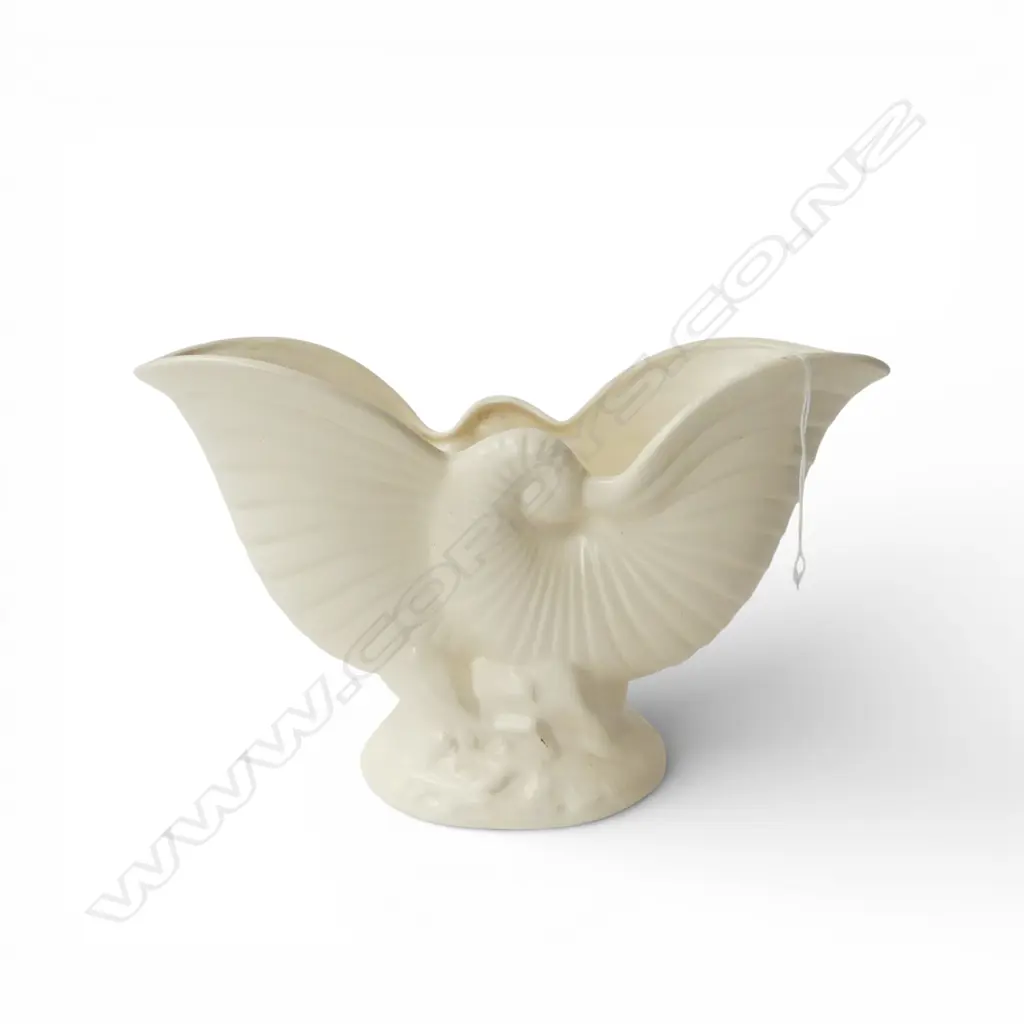 CROWN LYNN NAUTILUS VASE #550 HAIRLINES Image 1++