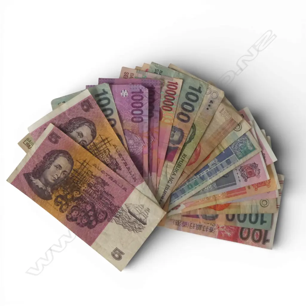 ASST.INDONESIAN + PHILLIPINES + 2 x AUSTRALIAN $5 + OTHER BANKNOTES Image 1++