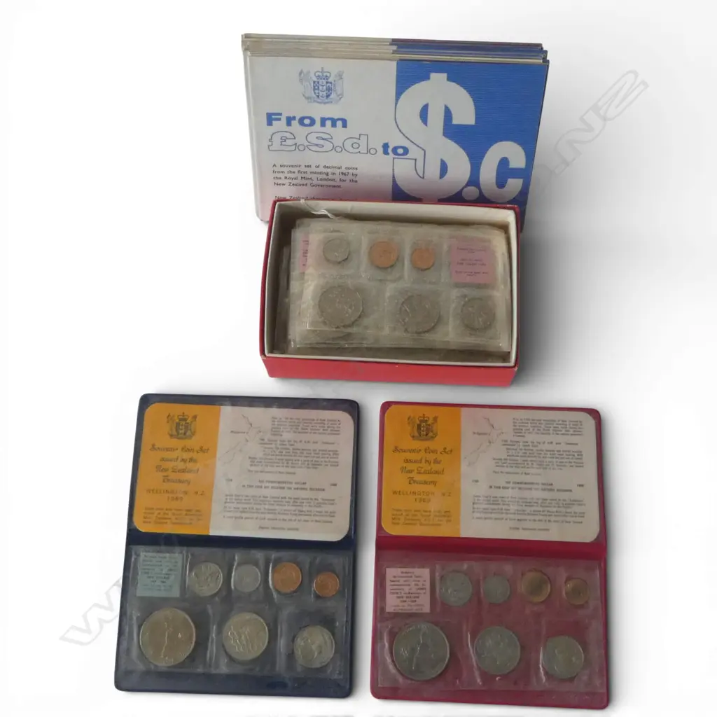 25 NZ 1960'S UNC COIN SETS + some card cases Image 1++