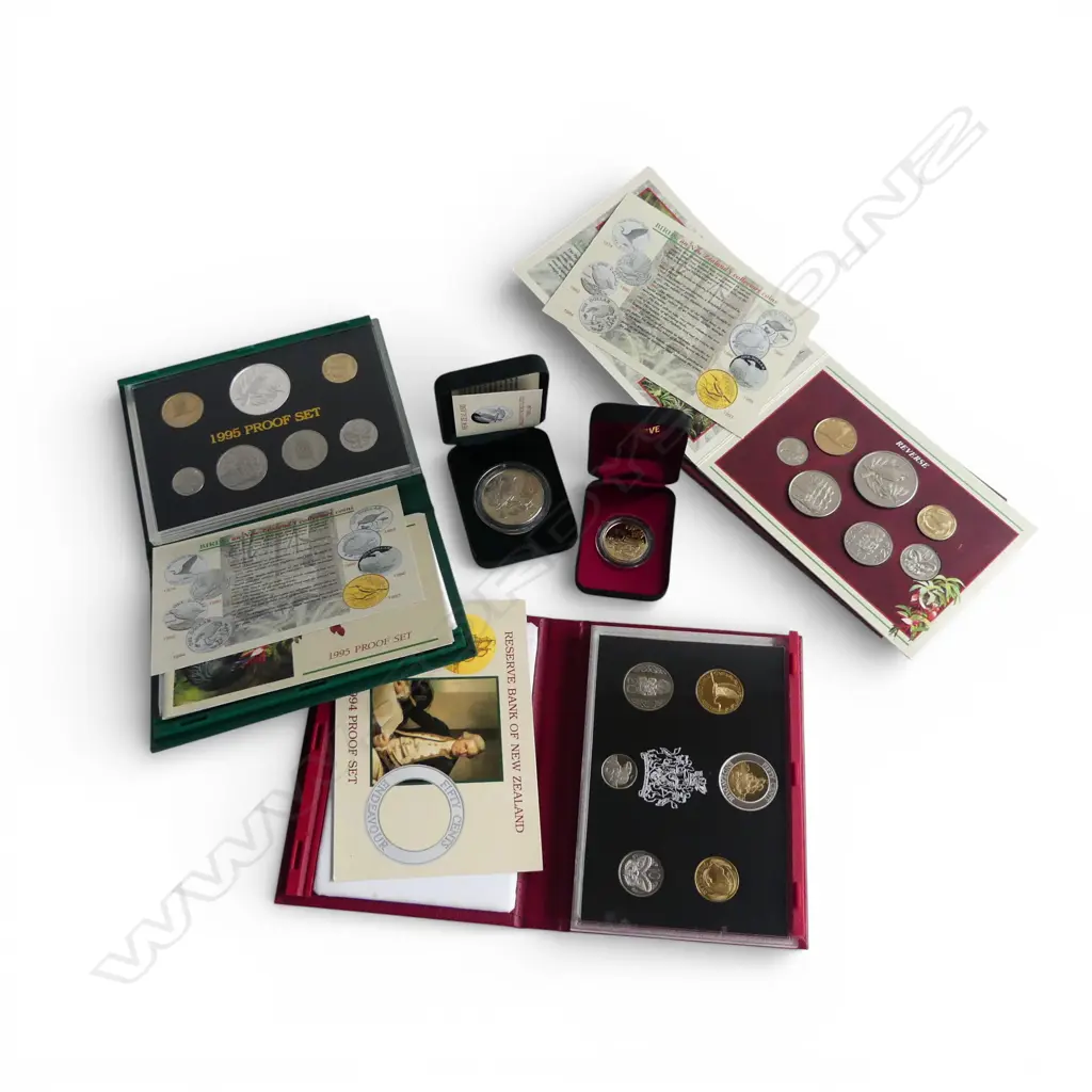 2 X NZ PROOF COINS SETS: '95 TUI + '94 ENDEVOUR + UNC: '95 SET + $5 TUI + $10 'GOLD' (bronze/aluminium) Image 1++
