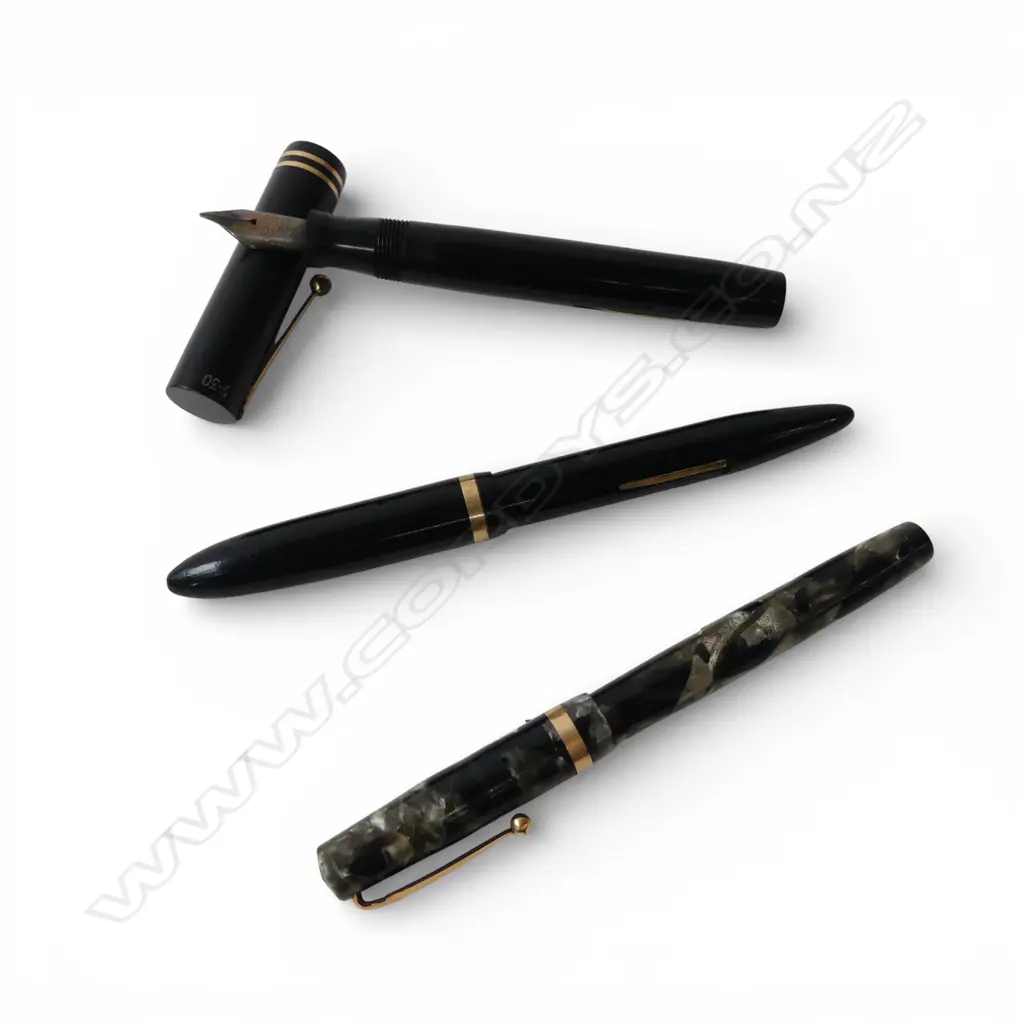 2 OLD SHEAFFER PENS + MABiE TODD & Co 'SWAN' PEN mabie & one sheafer w. 14ct nibs Image 1++