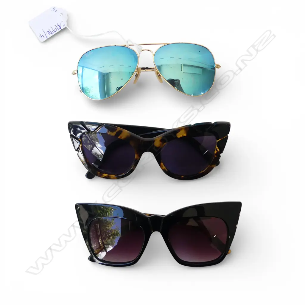 3 PRS SUNGLASSES; RAY BAN, 2x 'PARED' Image 1++