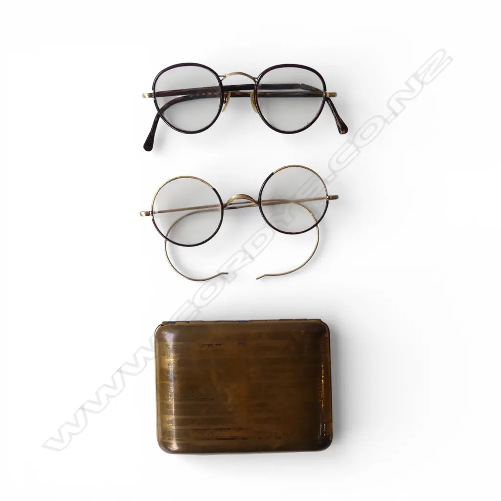 2 PRS VINTAGE FOLDING GLASSES + CIG. CASE  Image 1++
