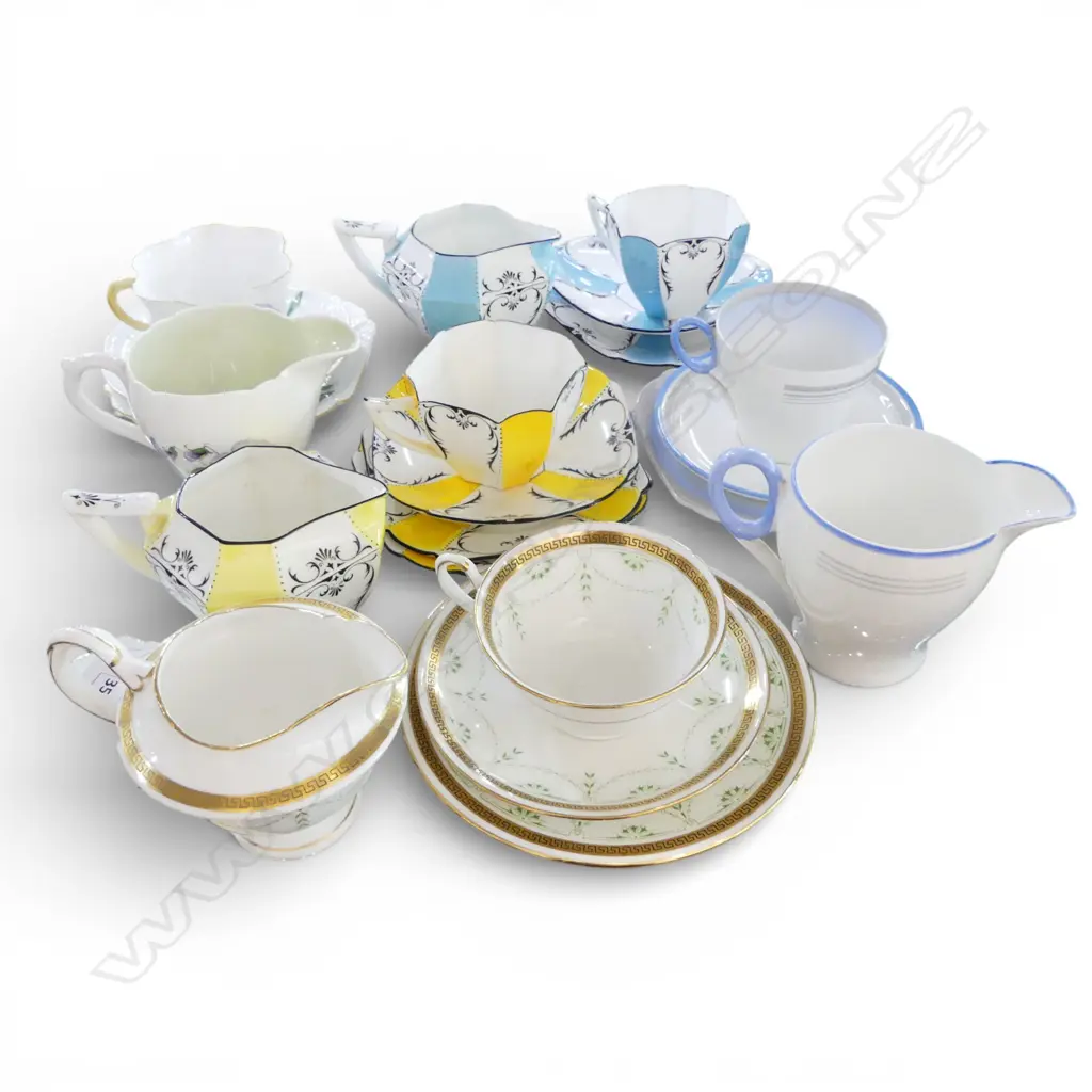 5 SHELLEY CHINA CSPS EACH WITH MATCHING CREAM JUGS Image 1++