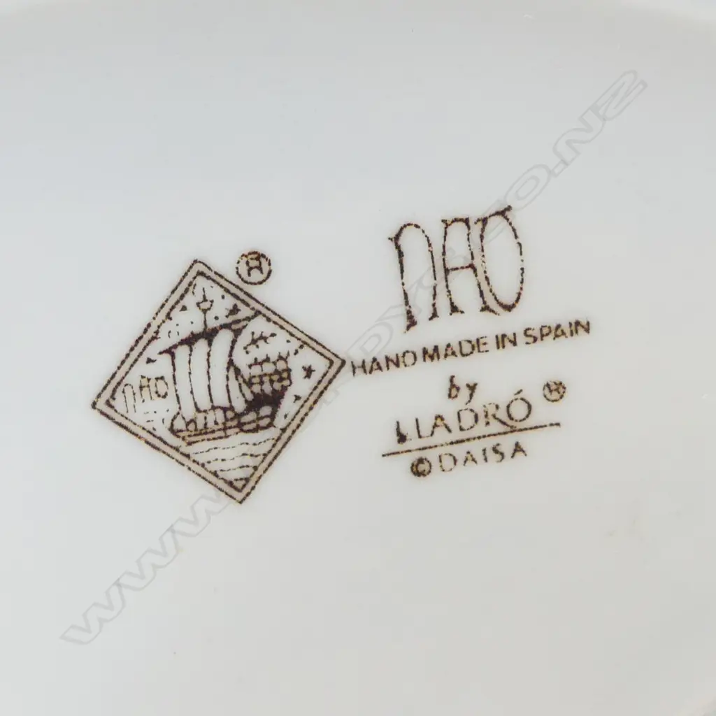 2 NAO FIGURES in boxes L.160mm  Image 1++