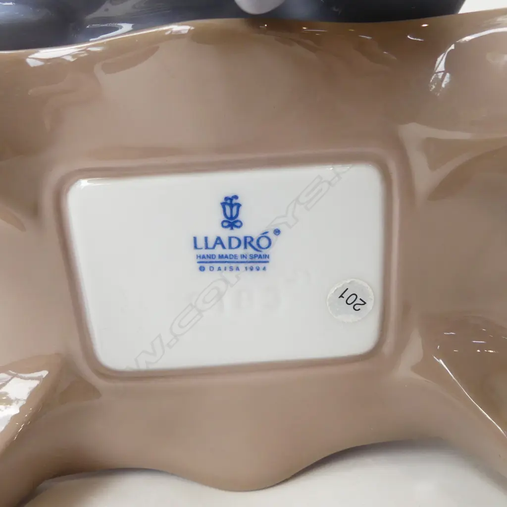 LLADRO FIGURE 'PREPARING FOR THE SABBATH' in box H.180mm Image 1++