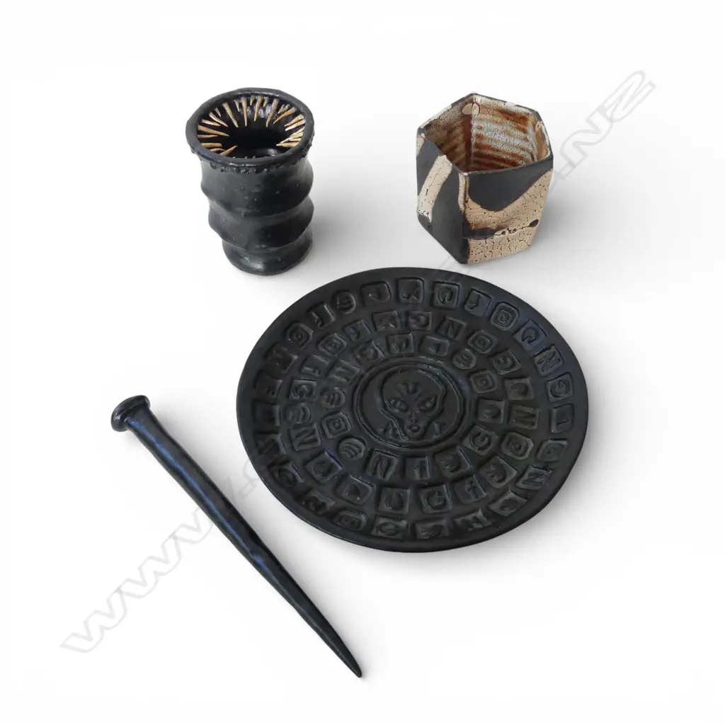 4 PCES STUDIO CERAMICS; ELENA RENKER VASE, LAURIE STEER PLATE 225mm dia & NAIL, OTHER Image 1++