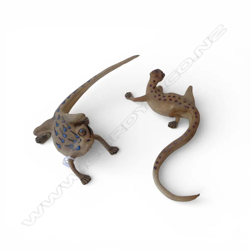 2 N.Z. STUDIO POTTERY LIZARD FORM ORNAMENTS L.360mm Image 1++