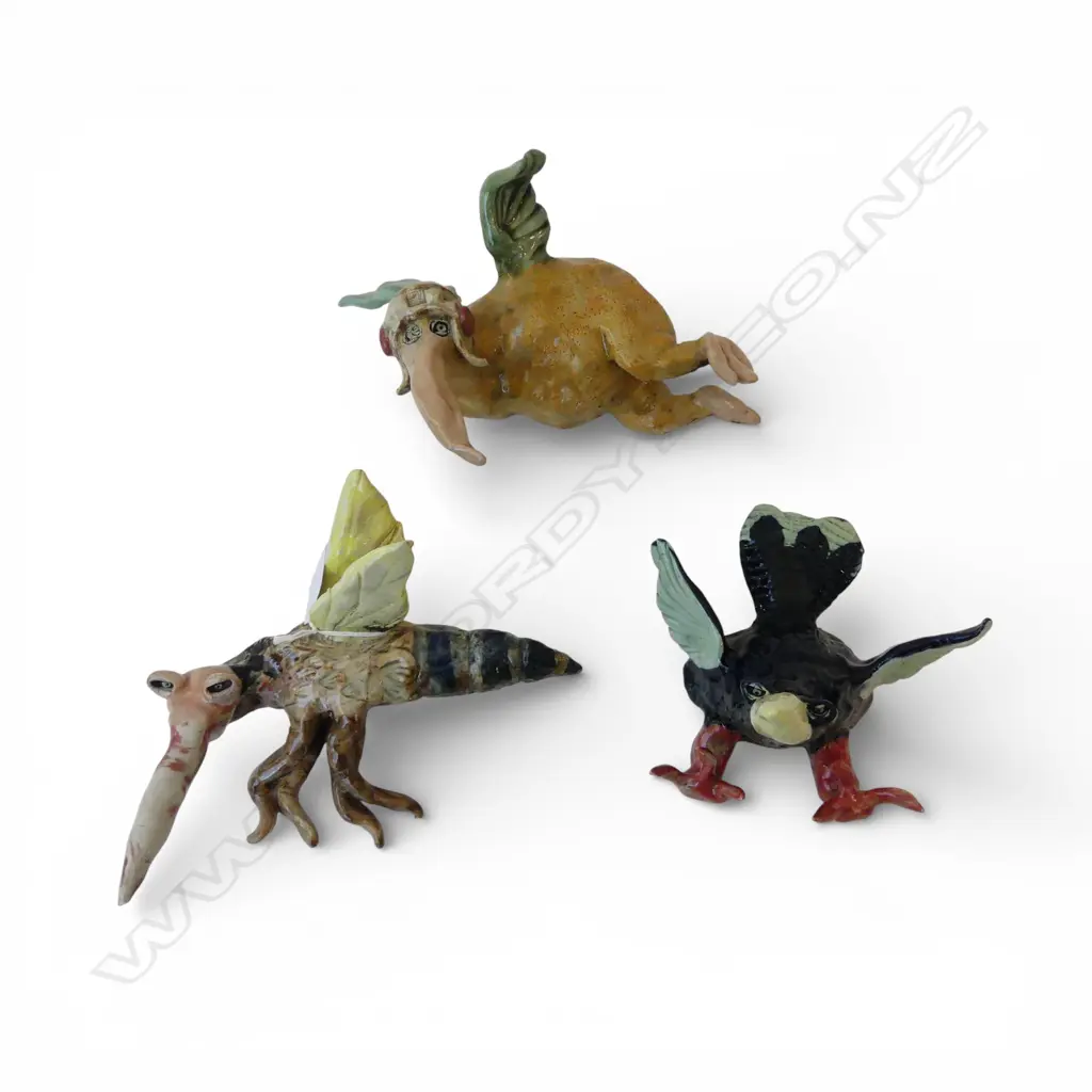 3 PCES JOHN GREEN STUDIO POTTERY; 2 BIRDS & MOSQUITO W.190mm Image 1++