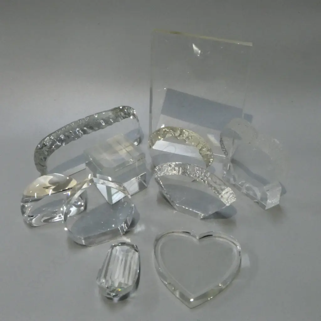 ASST DISPLAY CRYSTAL/GLASS Image 1++