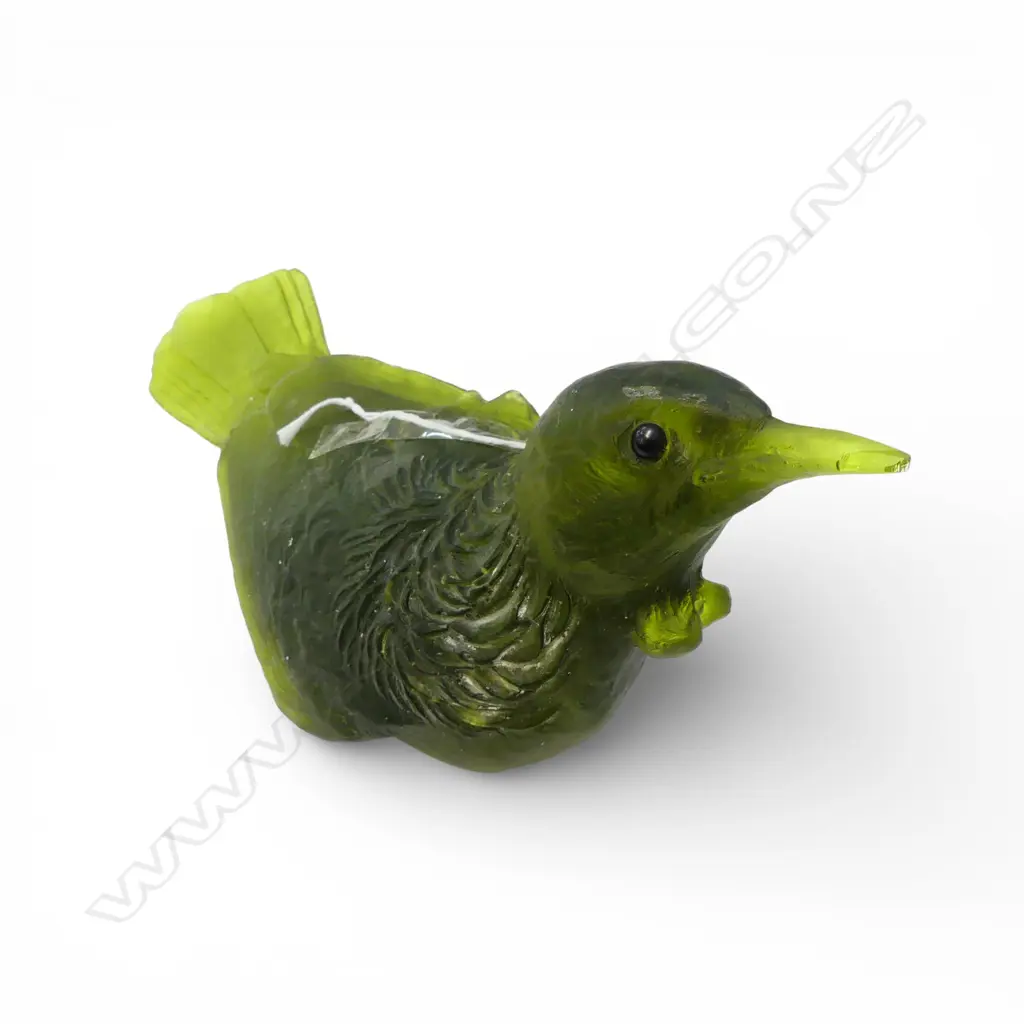 NZ STUDIO  GREEN GLASS TUI SIGNED CHIP TO BEAK Image 1++