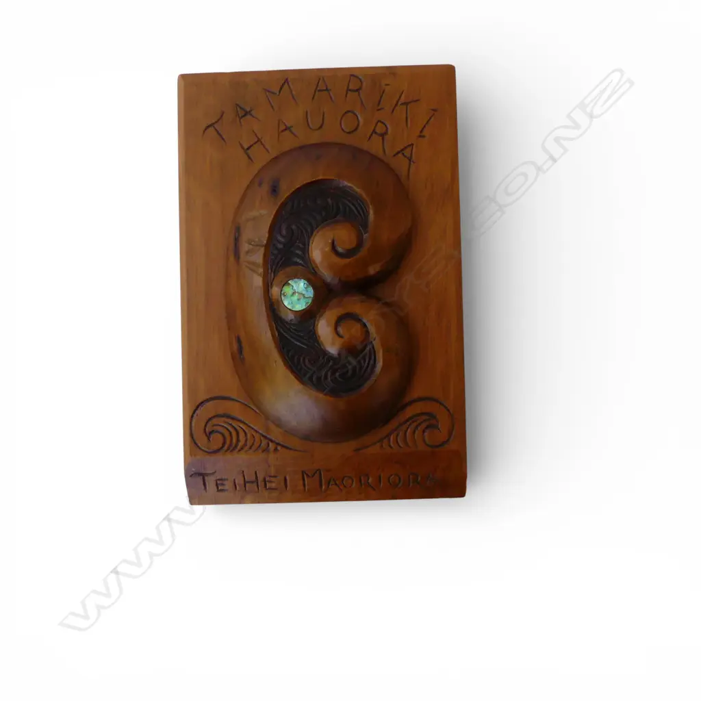 MAORI CARVING OF PAPATUANUKU WOMB 145x20x220mm Image 1++