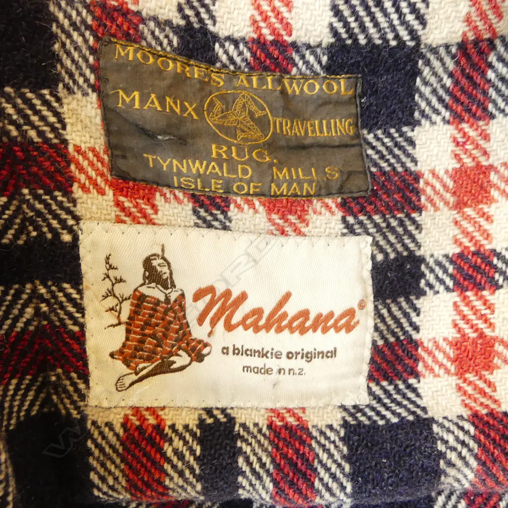 HOODED JACKET MADE FROM WOOL BLANKET (MENS SIZE M/L) HOLE UNDER ONE ARM Image 1++