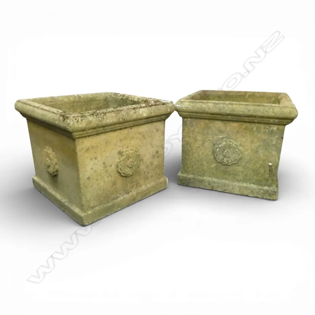 PR CONCRETE PLANTERS 330x330x270mm Image 1++