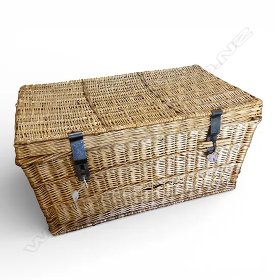 VINTAGE WOVEN CANE TRUNK 780x490x380mm OLD BORER