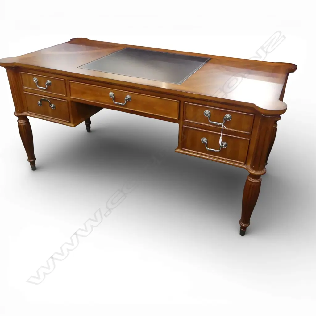 DESK w. INSET VINYL TOP. SCREW ON LEGS 1610x810x770mm Image 1++
