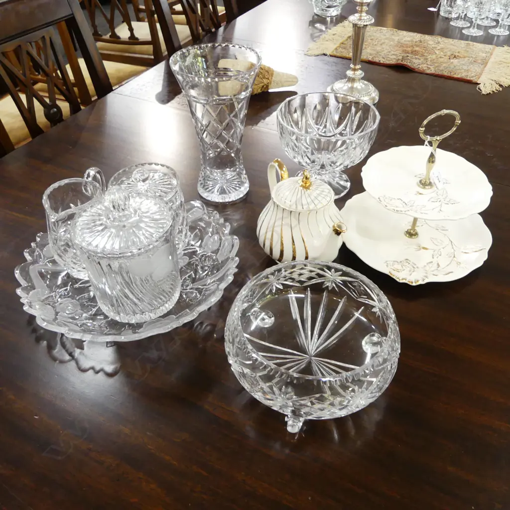 7 PCES CRYSTAL (VASE H.260mm), SADLER TEAPOT & ROYAL WINTON 2 TIER PLATE STAND Image 1++