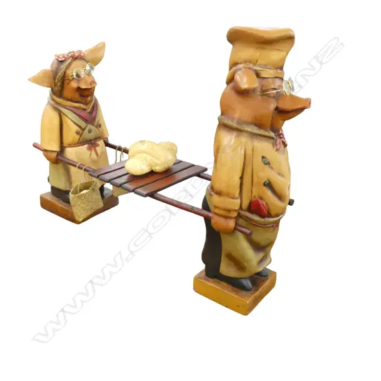 2 RESIN PIG BAKERS CARRYING BREAD H.620mm