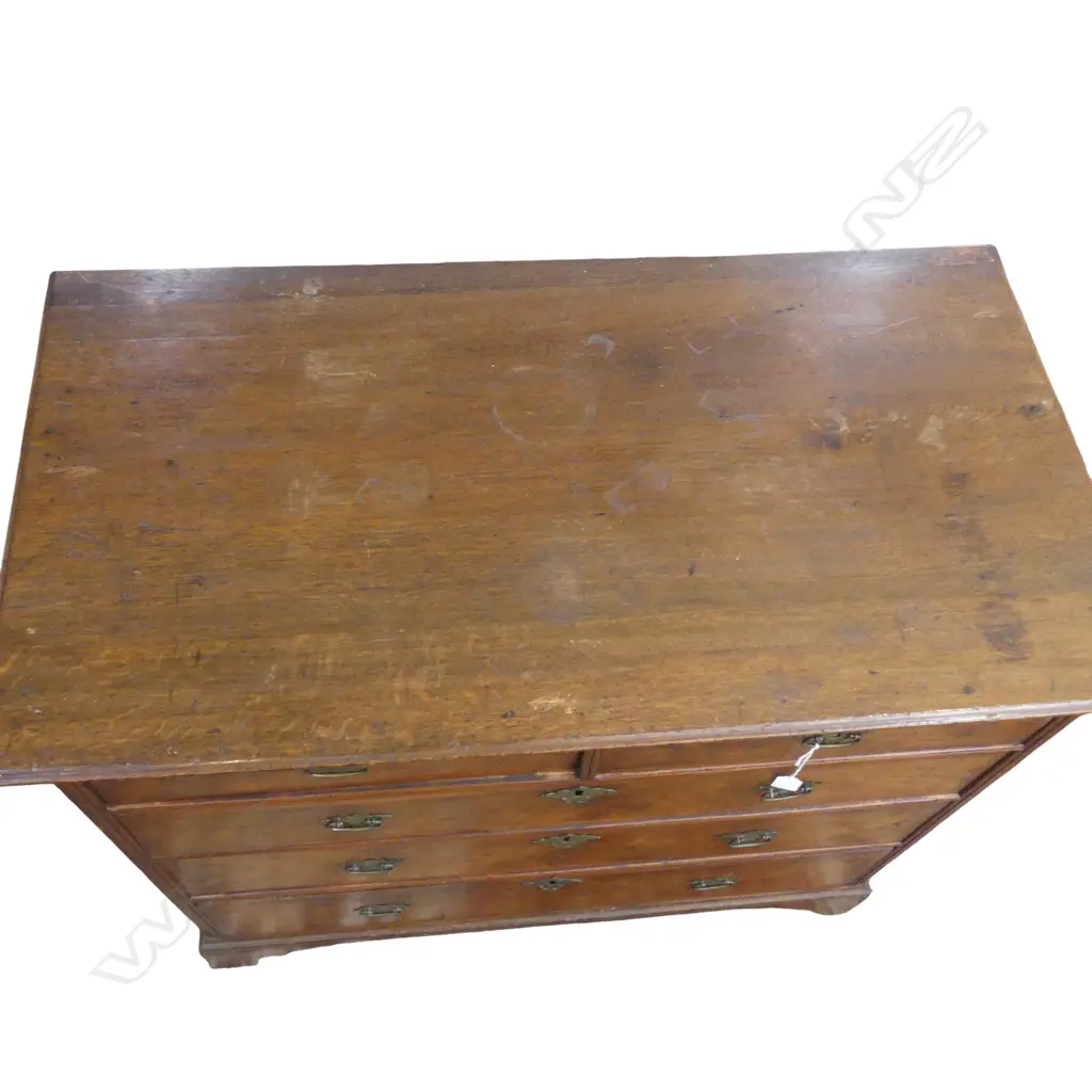 OAK CHEST OF DRAWERS WITH WALNUT VENEER 970 x 520 x 870mm (note, some veneer missing) Image 1++