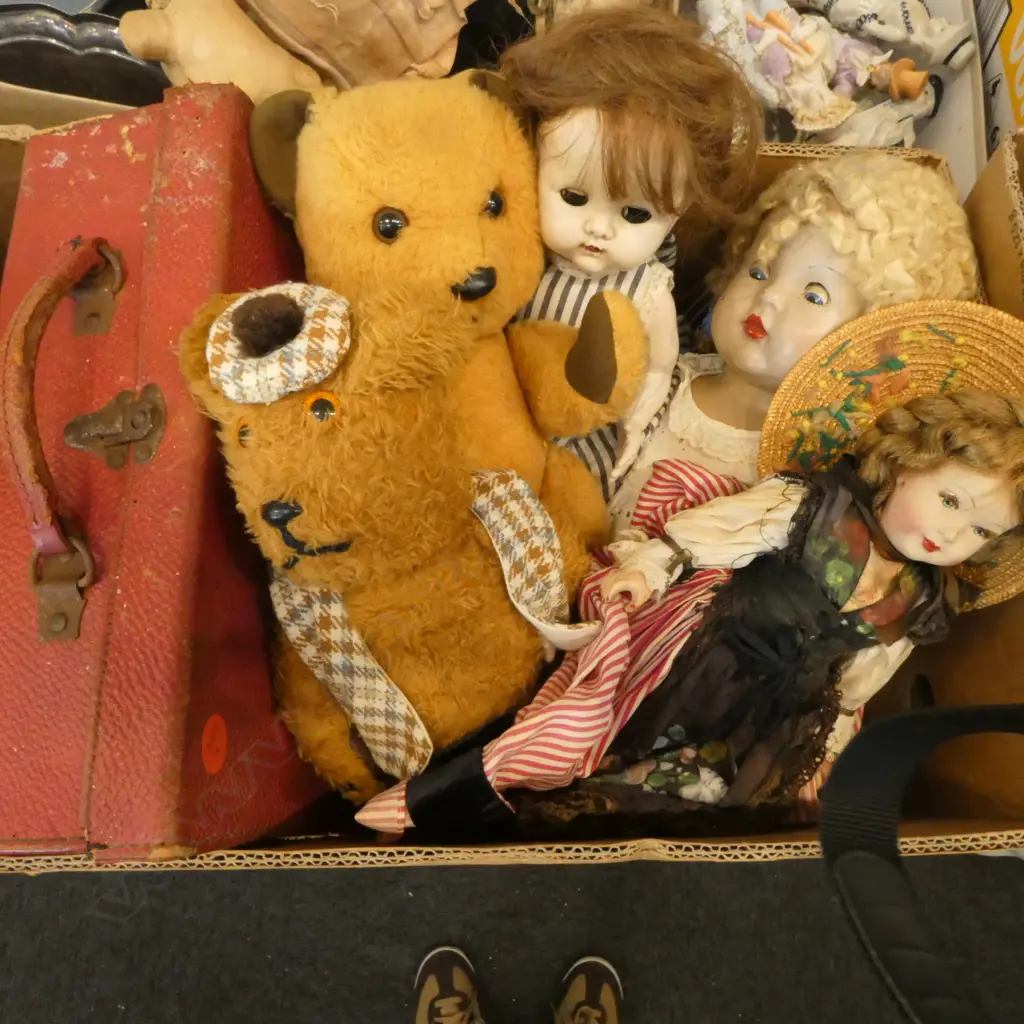 ASST. DOLLS & TEDDIES Image 1++