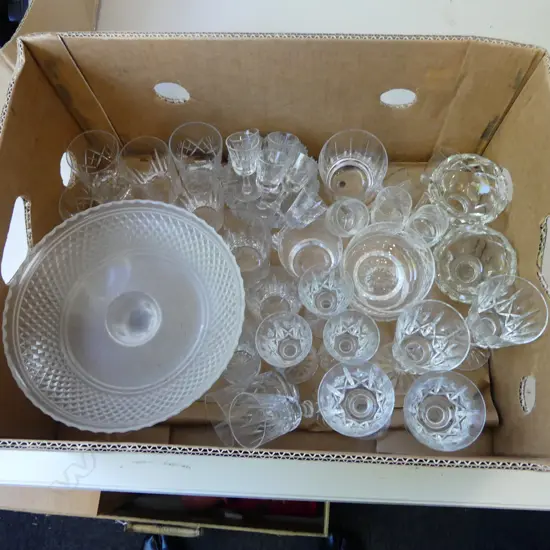 LARGE COLLECTION OF ASSORTED CRYSTAL AND GLASS INCL. WEBB CORBETT